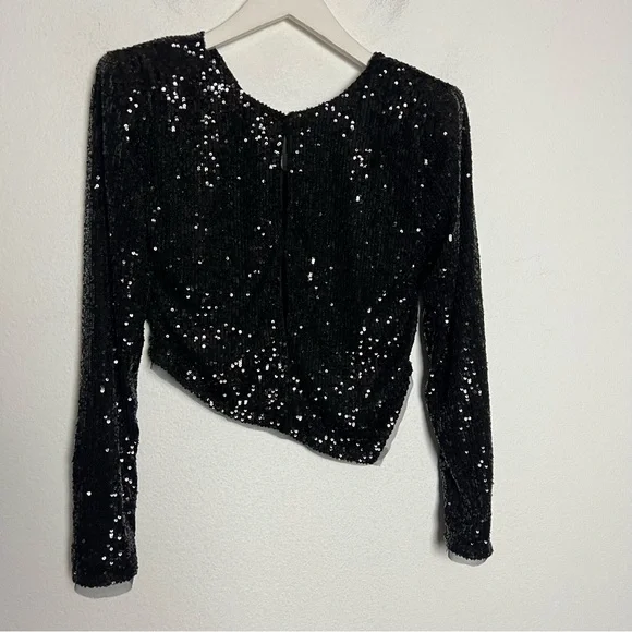 NWT NONchalant Vivi Black Sequin Asymmetrical Hem Long Sleeve Top Size XS - Picture 3 of 9